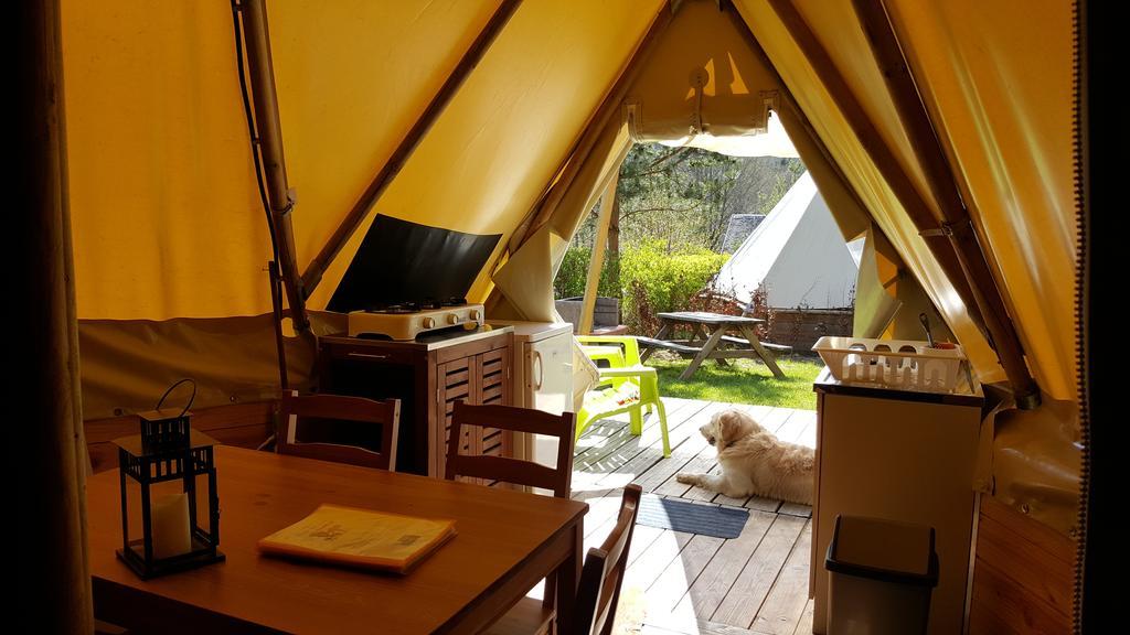 Camping Le Canada-Insolite Chiny Exterior foto